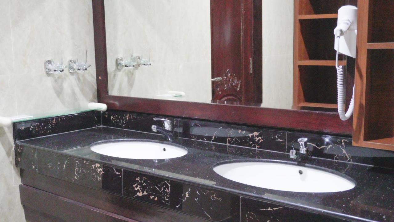 Gili Beachfront Suites 吉利特拉旺安 外观 照片