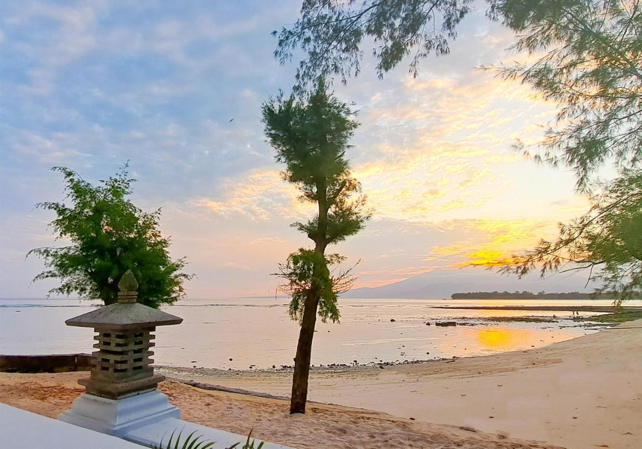 Gili Beachfront Suites 吉利特拉旺安 外观 照片