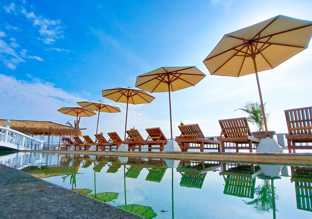 Gili Beachfront Suites 吉利特拉旺安 外观 照片