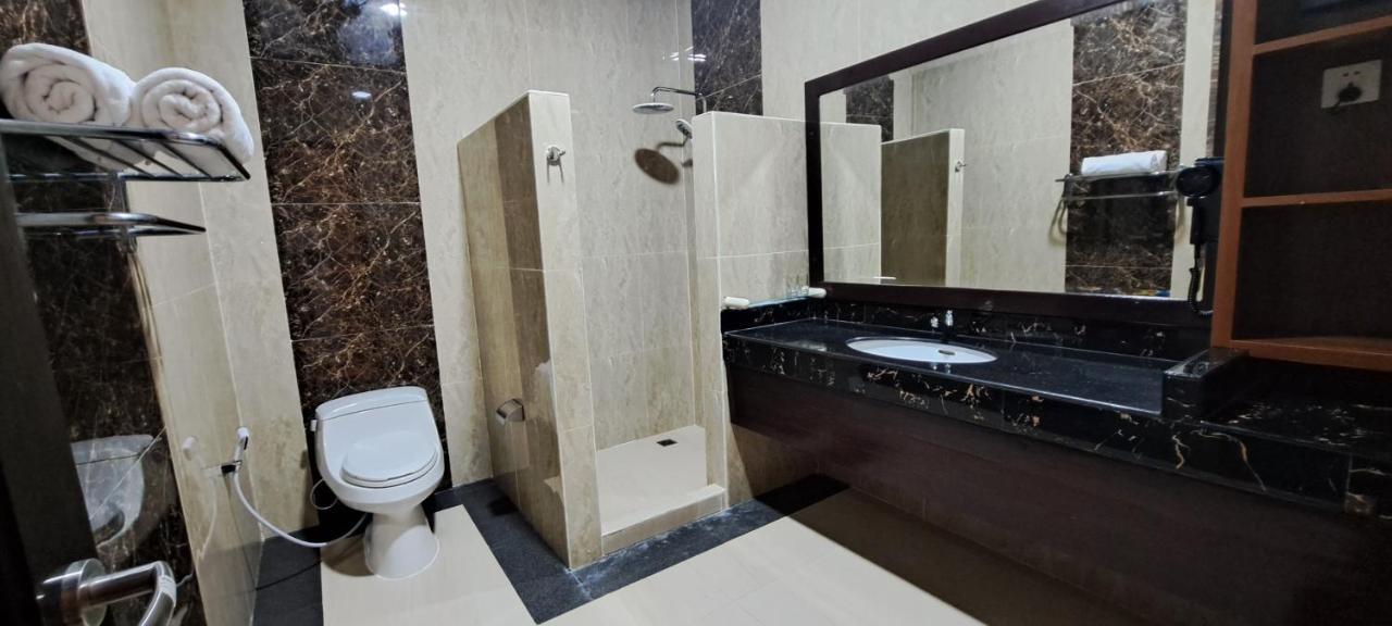 Gili Beachfront Suites 吉利特拉旺安 外观 照片